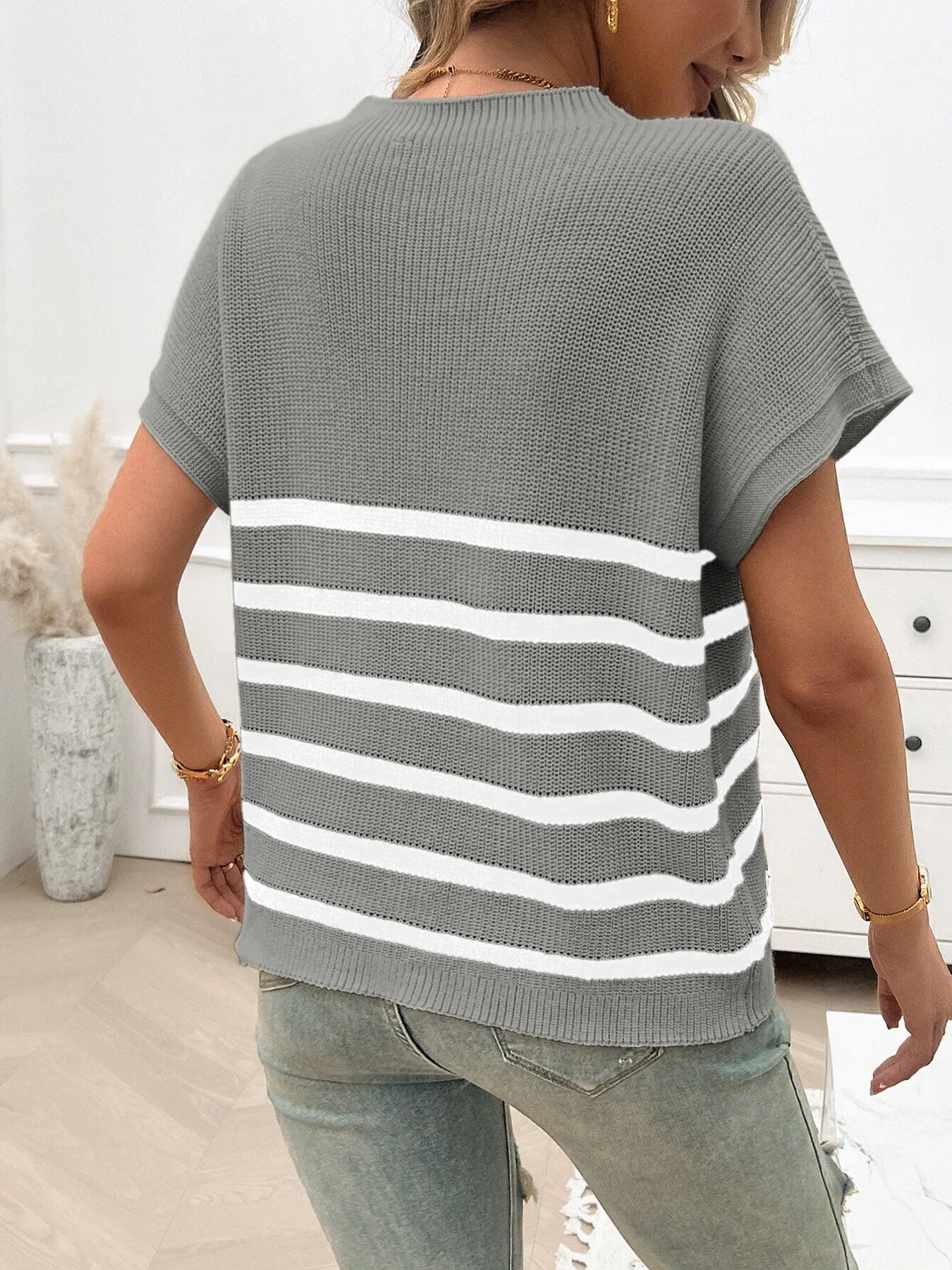 Striped Round Neck Short Sleeve Sweater - Fashorio