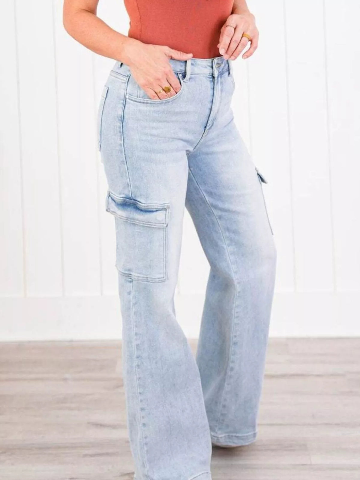 Cargo pocket detail light blue jeans
