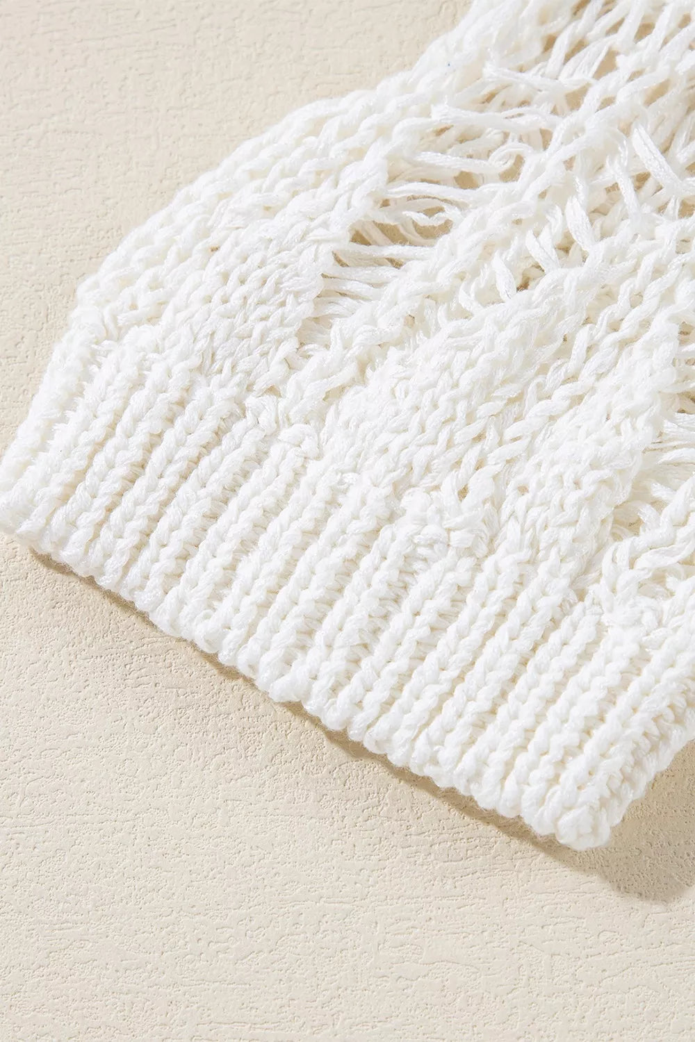 Cutout knit sleeve detail
