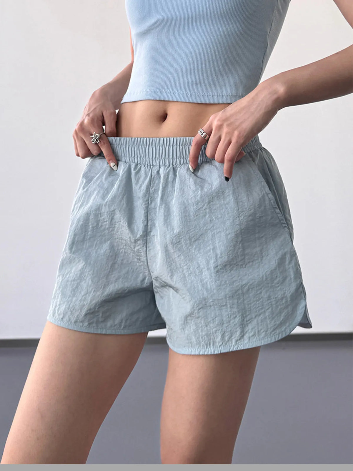 Quick dry elastic waist active shorts movement and fit view