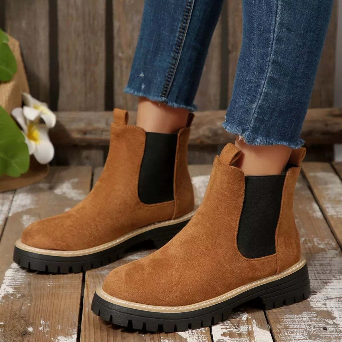 Round Toe Block Heel Boots heel and sole detail