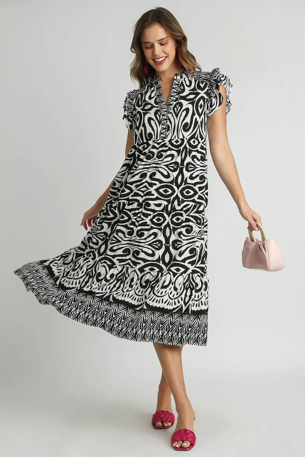 Border Print Ruffle Cap Sleeve Midi Dress Plus Size in Black detail