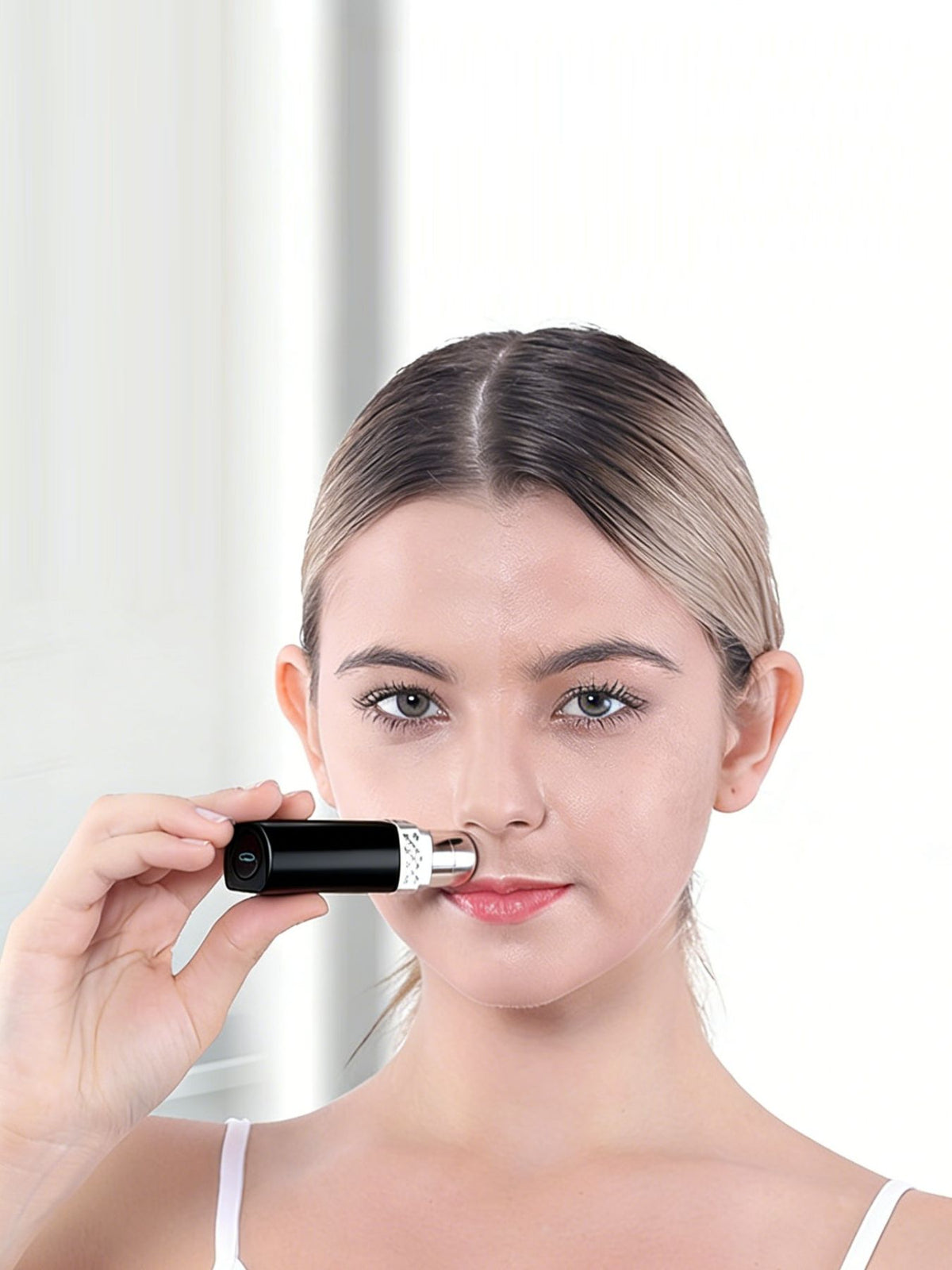 Portable epilator held in hand
