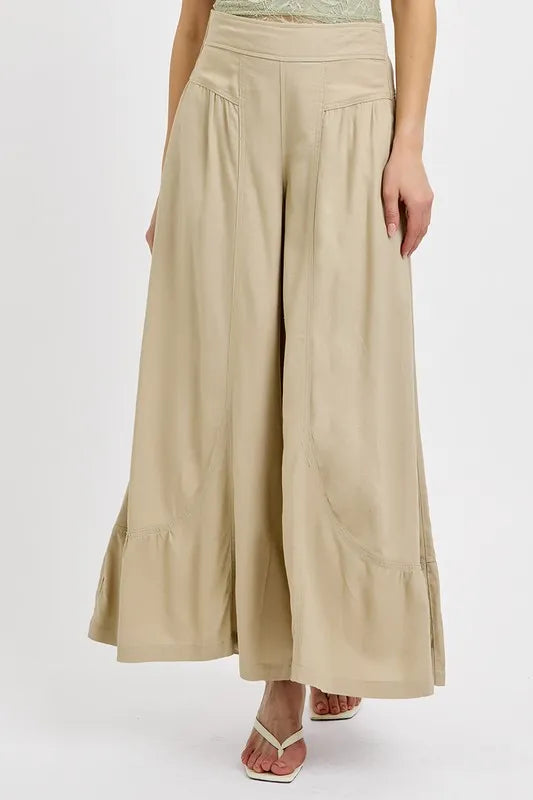 Wide leg pants shirring detail
