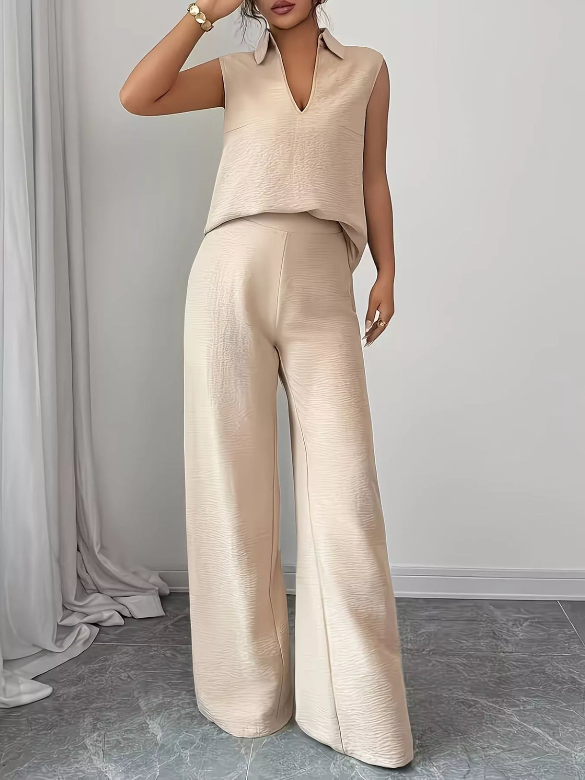 Sleeveless set fabric drape detail