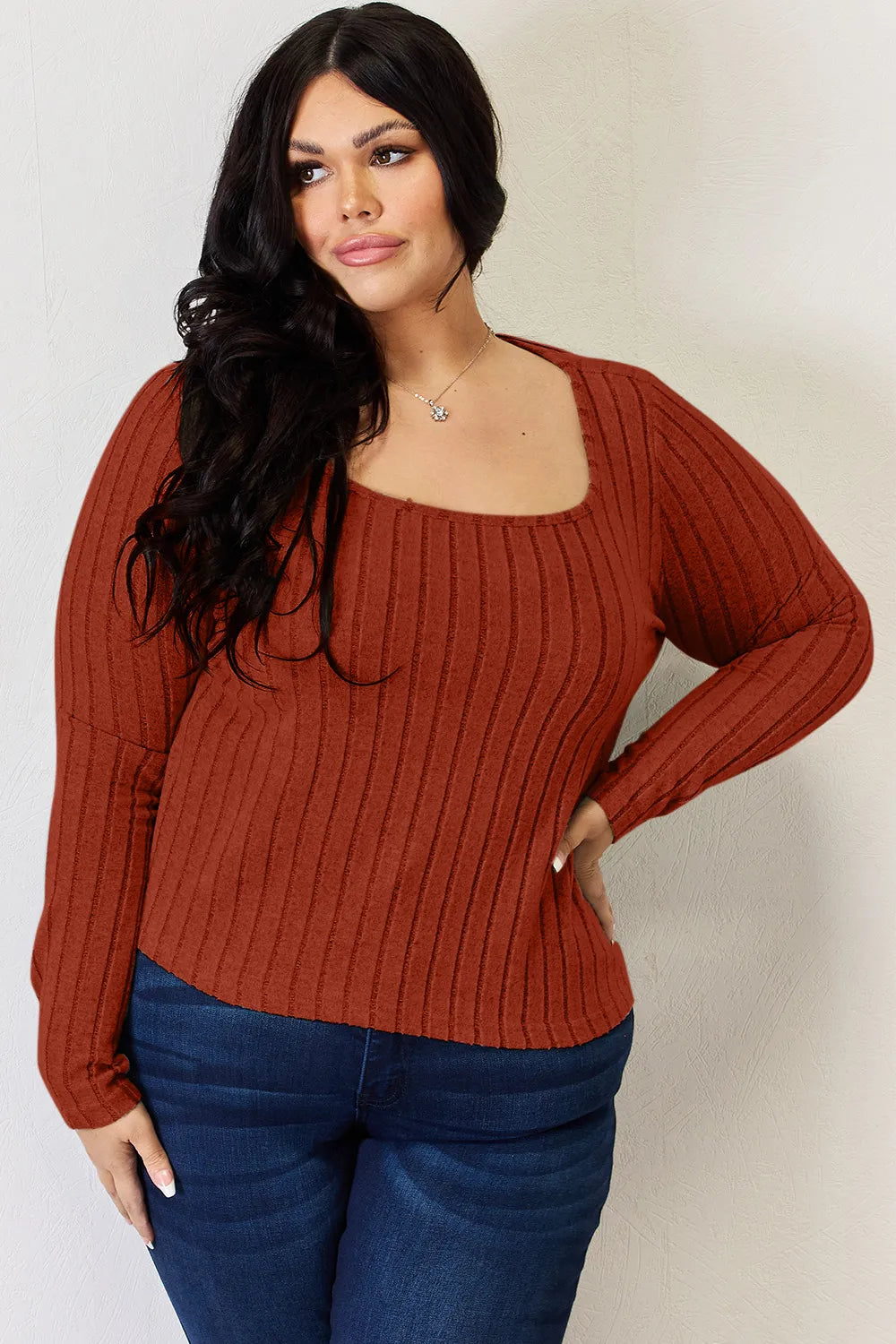 Ribbed tee waist detail