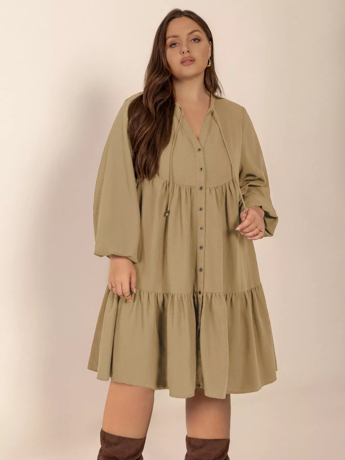 Plus size balloon sleeve dress side view