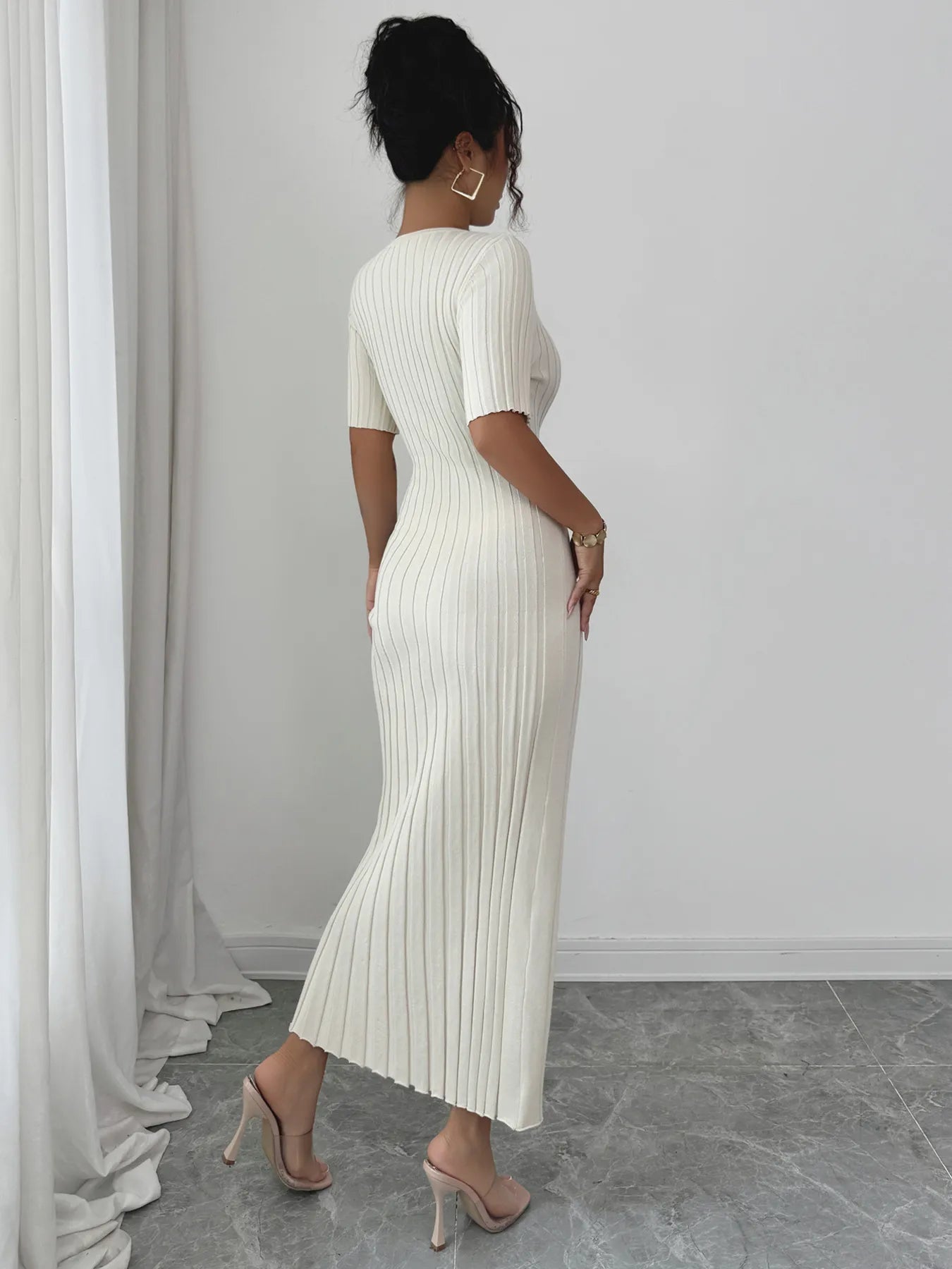 Devine Sweater Dresses Round Neck Short Sleeve Sweater Dress