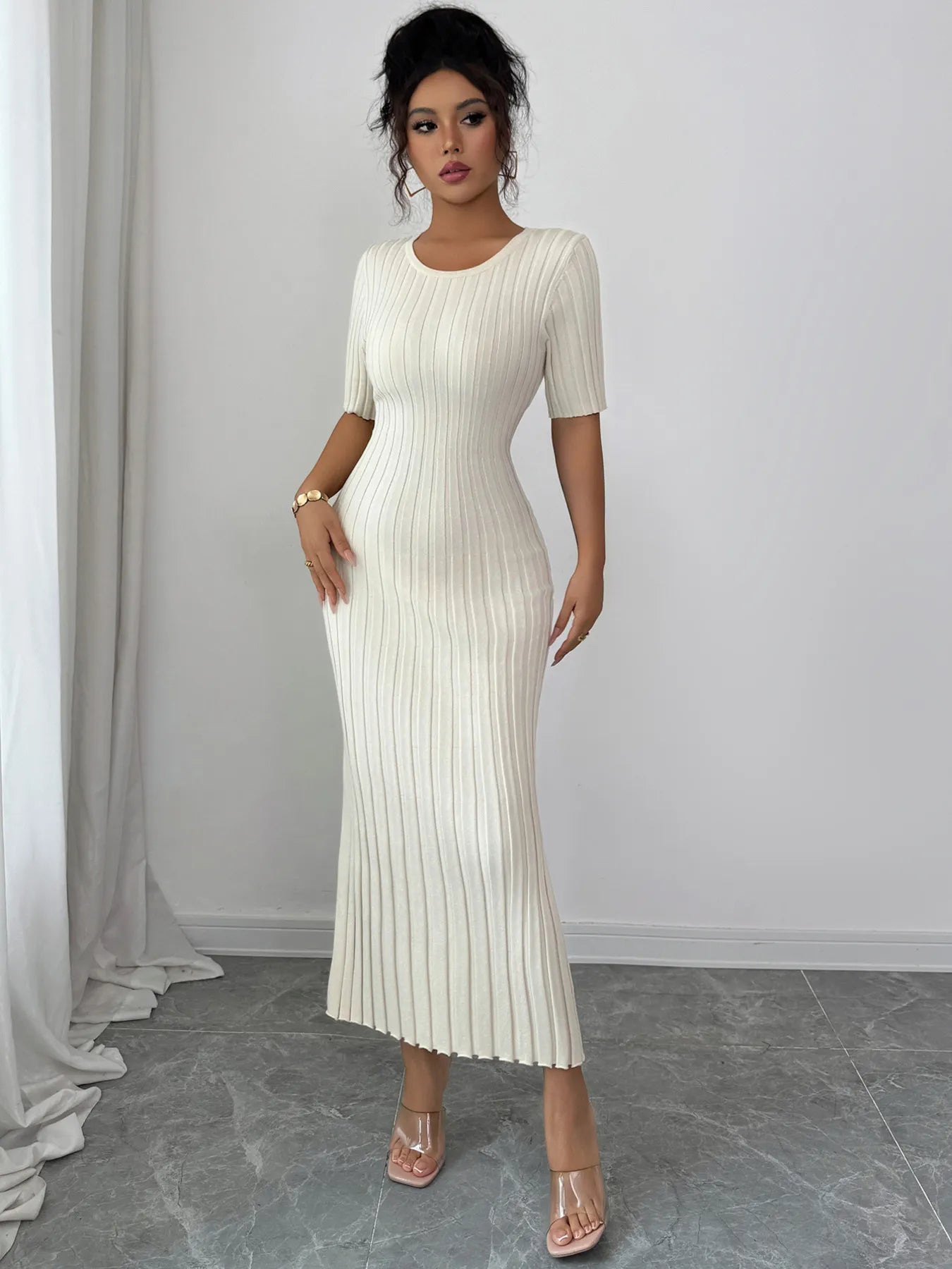 Devine Sweater Dresses Round Neck Short Sleeve Sweater Dress