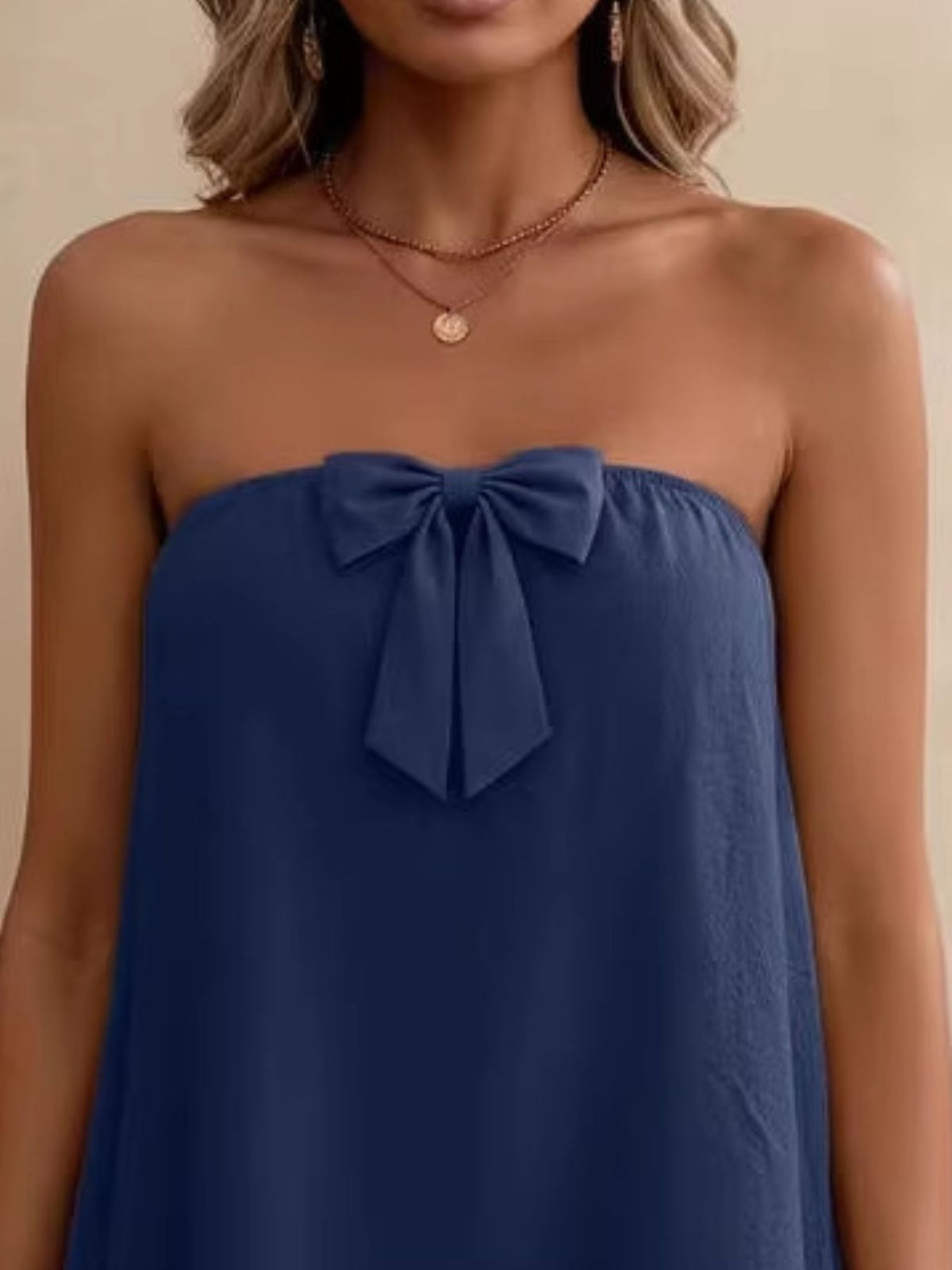Coordinated bowknot tube top and shorts side view