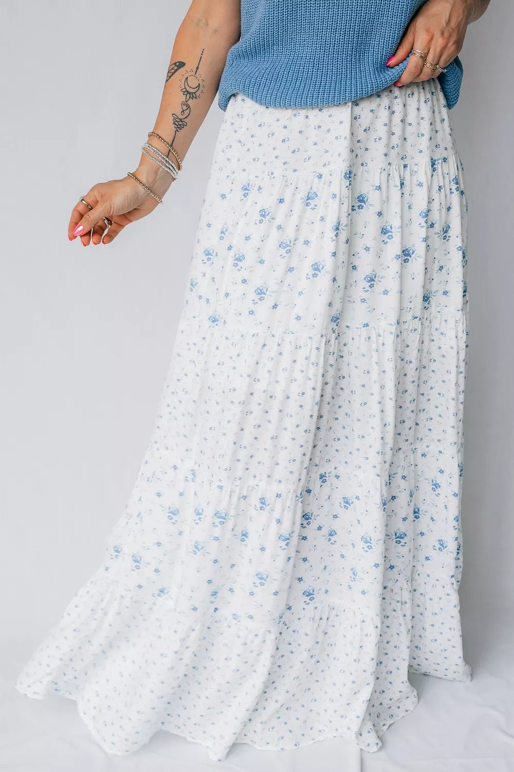 high waist floral boho maxi skirt in white fabric detail