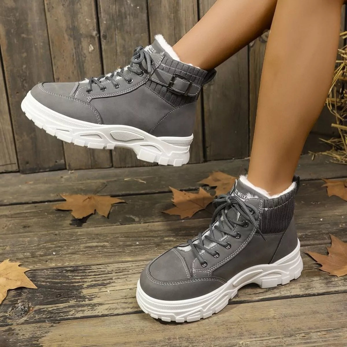 Plush lining lace up boots heel detail