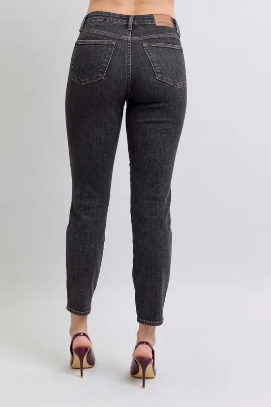 Judy Blue black denim skinny jeans styled look
