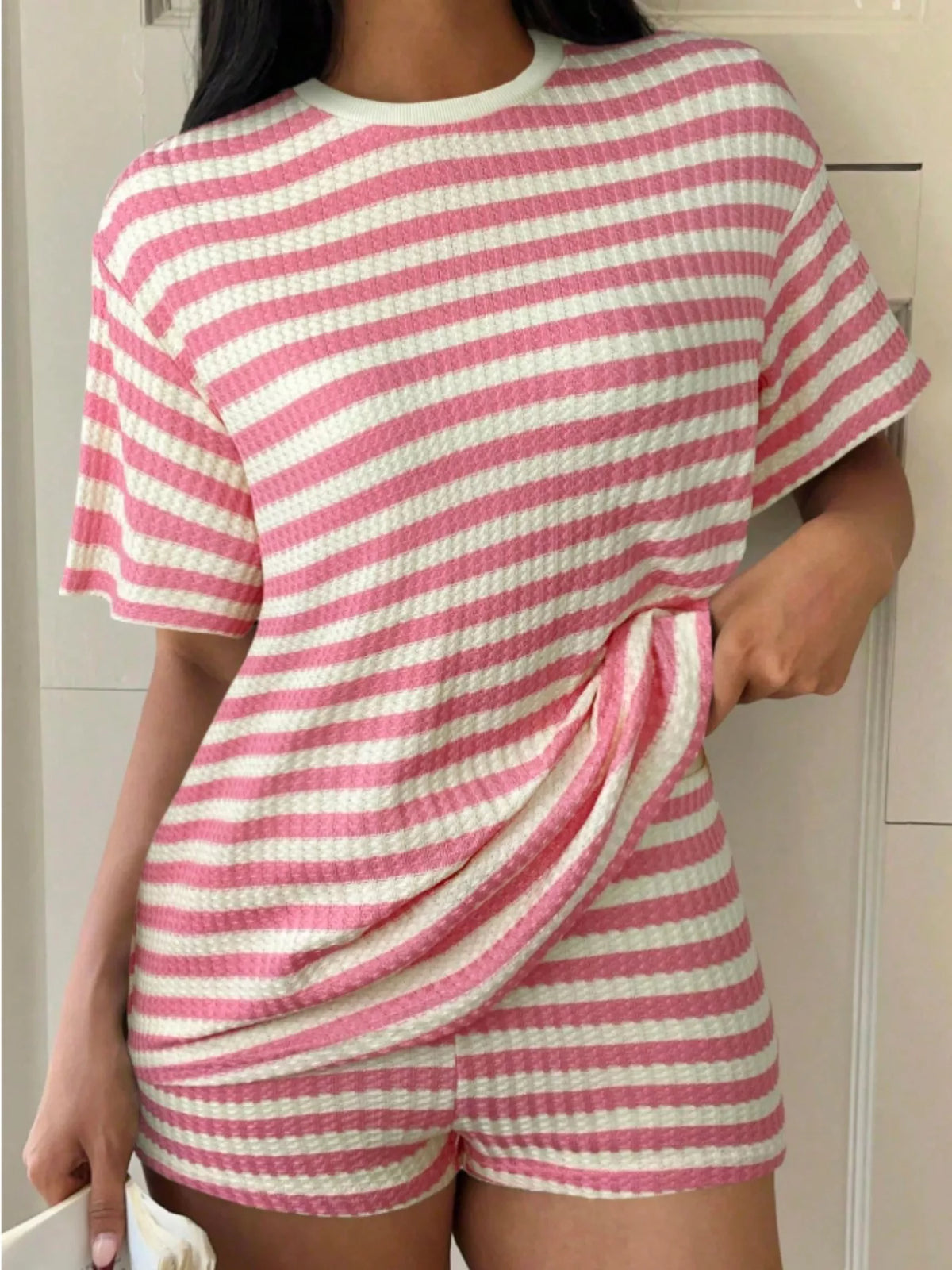 Coordinated striped round neck shorts set alternate shade