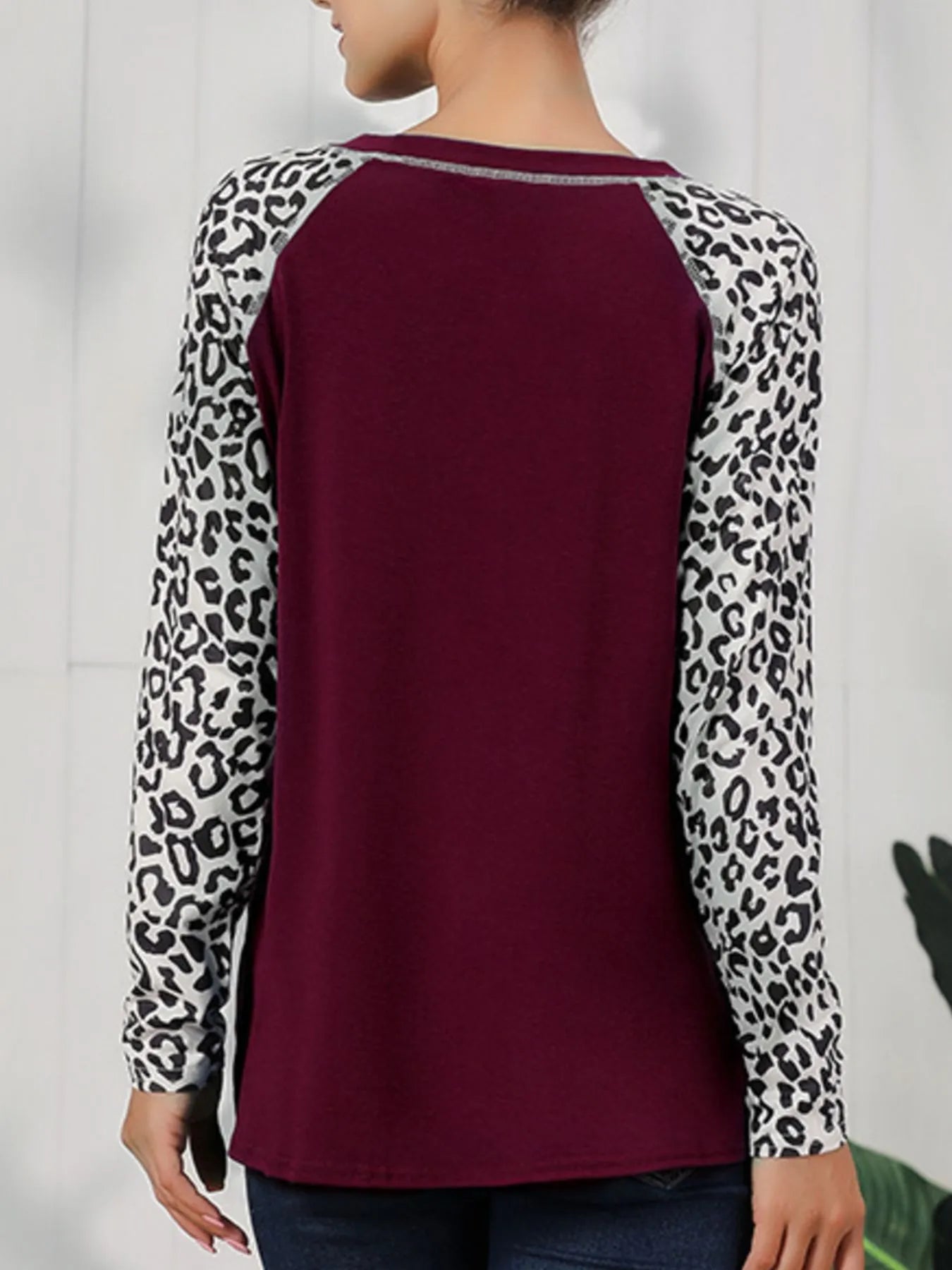Leopard Print Raglan Sleeve Twist Hem T-Shirt - Fashorio