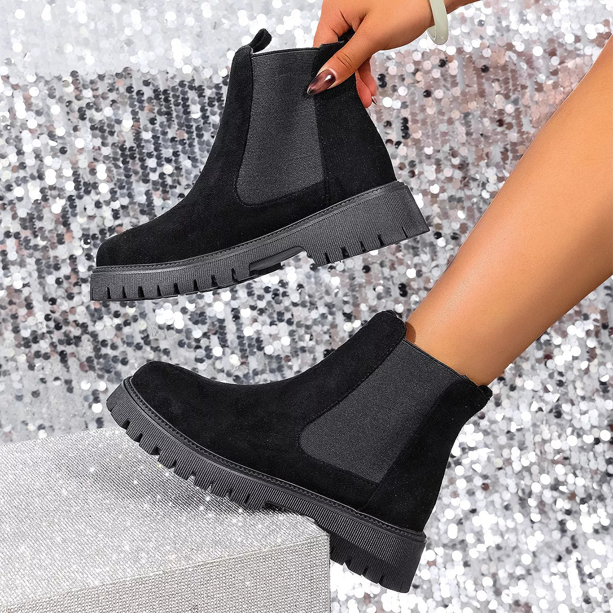 Ankle boots heel detail
