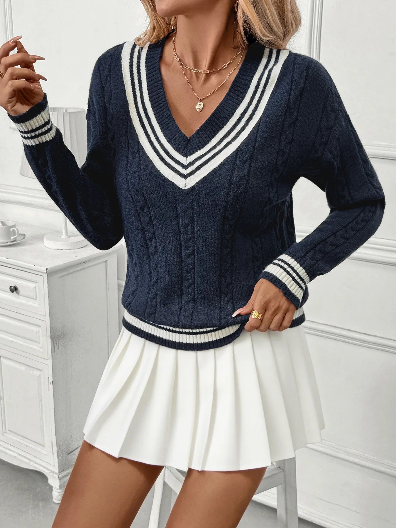 Contrast Striped V-Neck Sweater - Fashorio