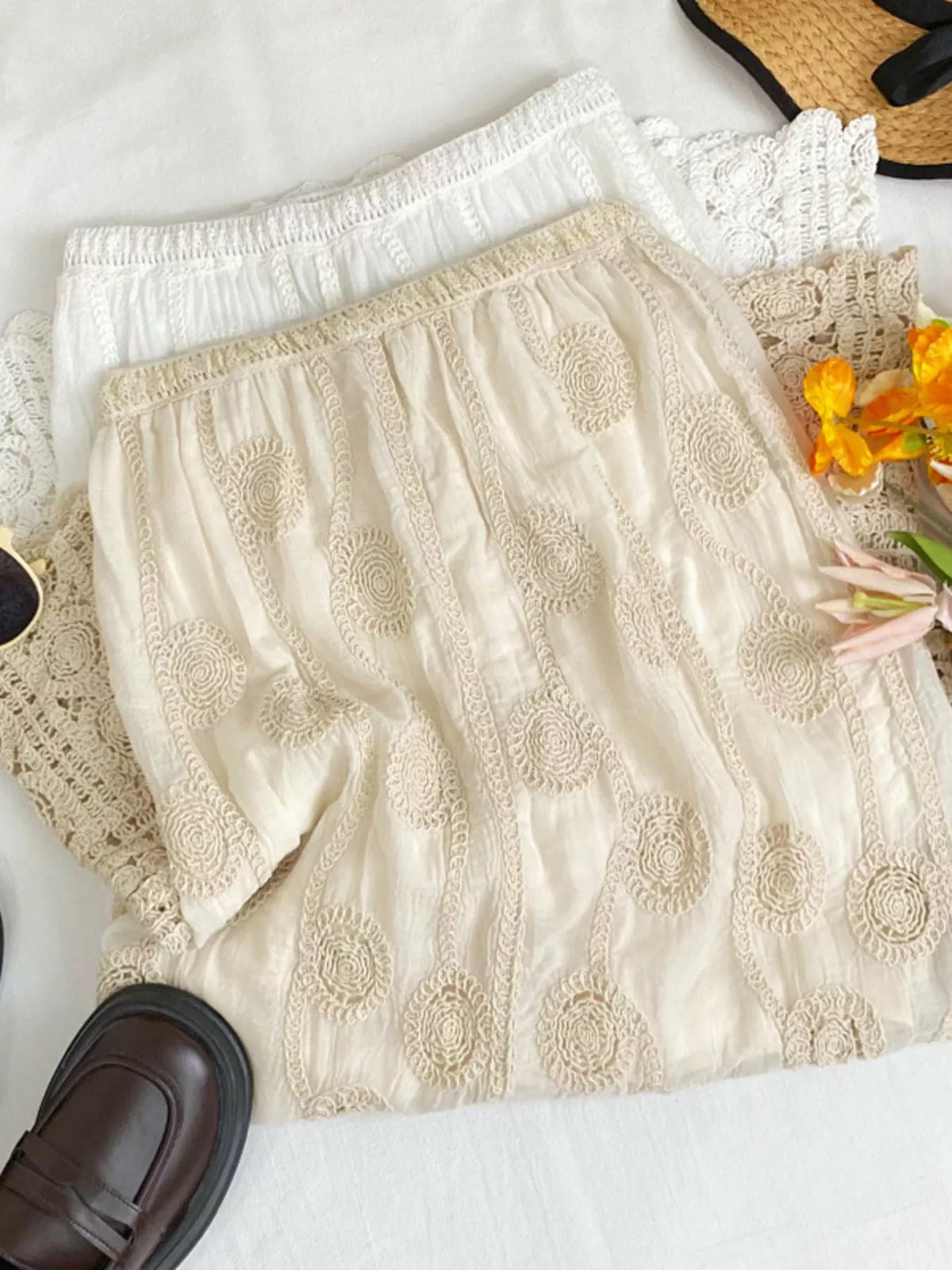 Lace elastic waist midi skirt, back view