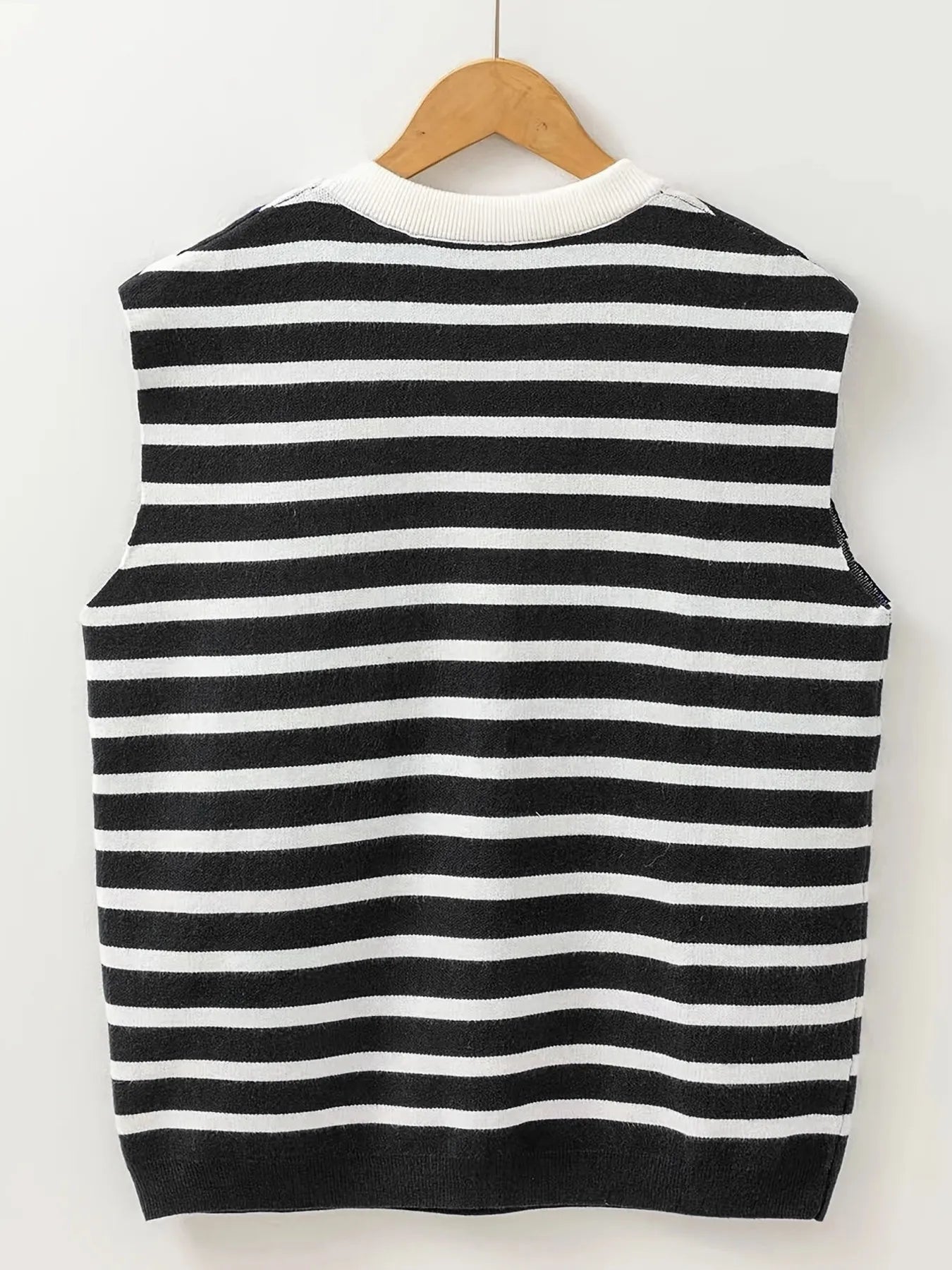 Bow Striped Round Neck Sweater Vest - Fashorio