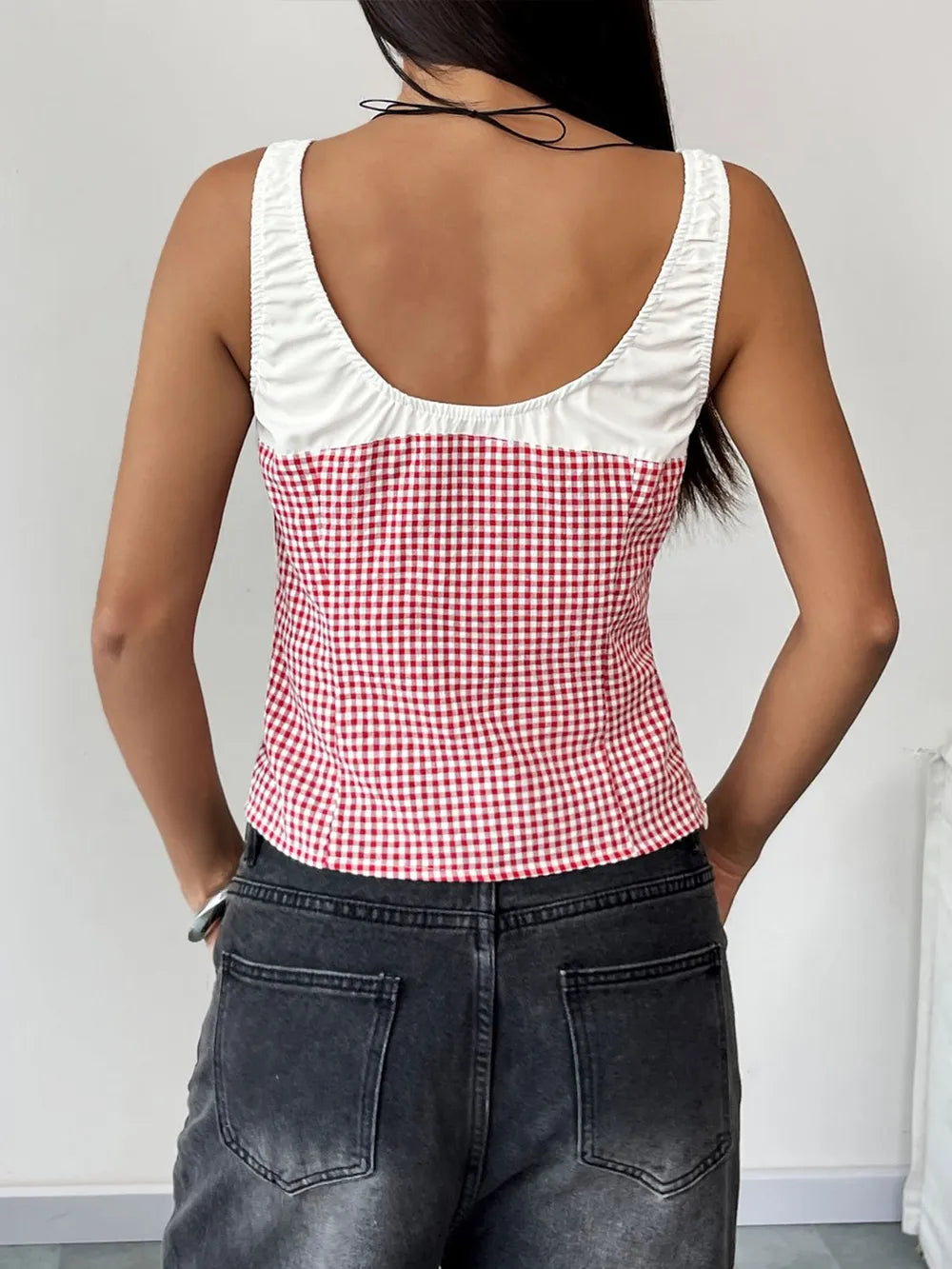Plaid tank top fabric texture detail