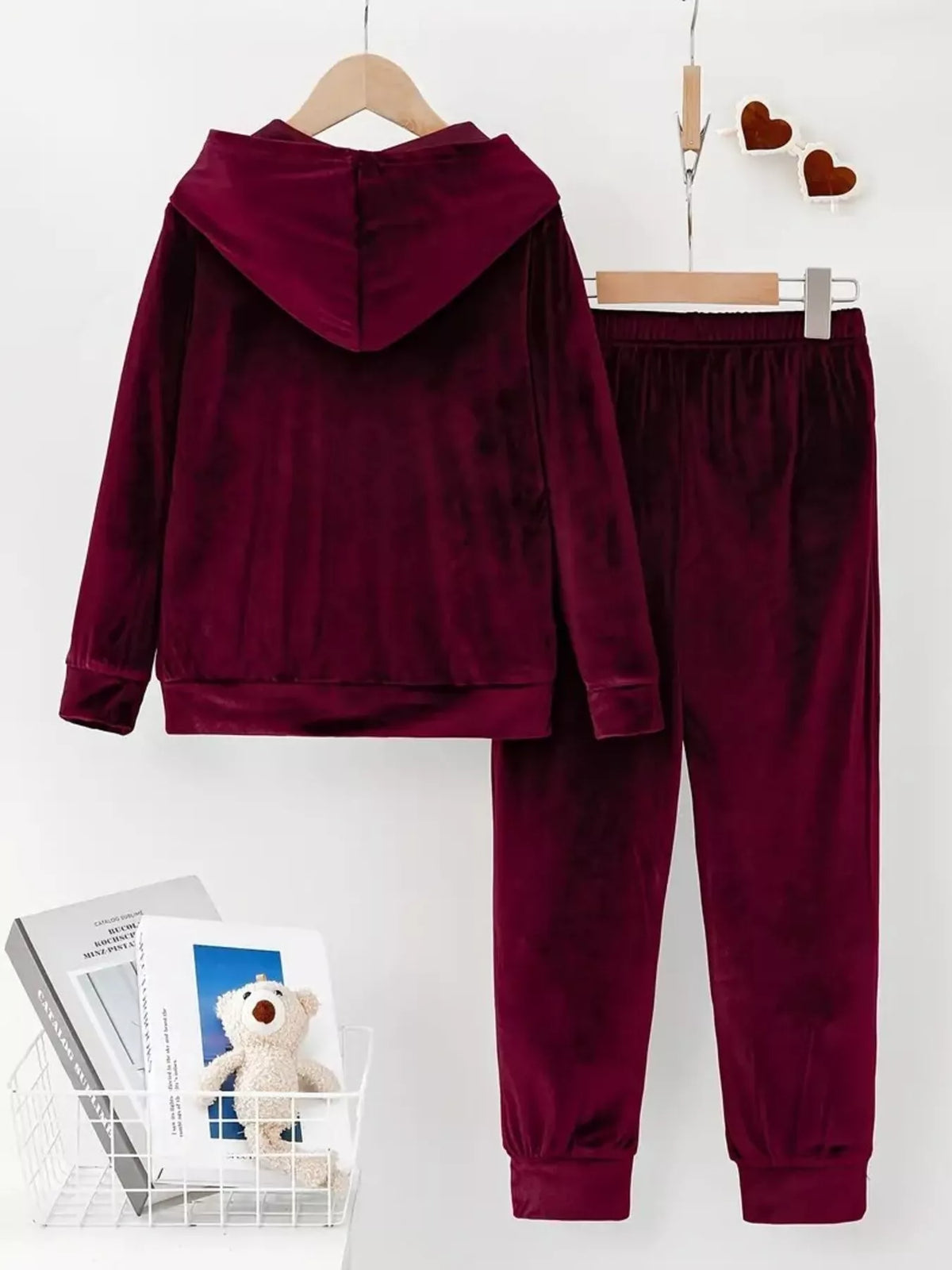 Coordinated velvet set side detail