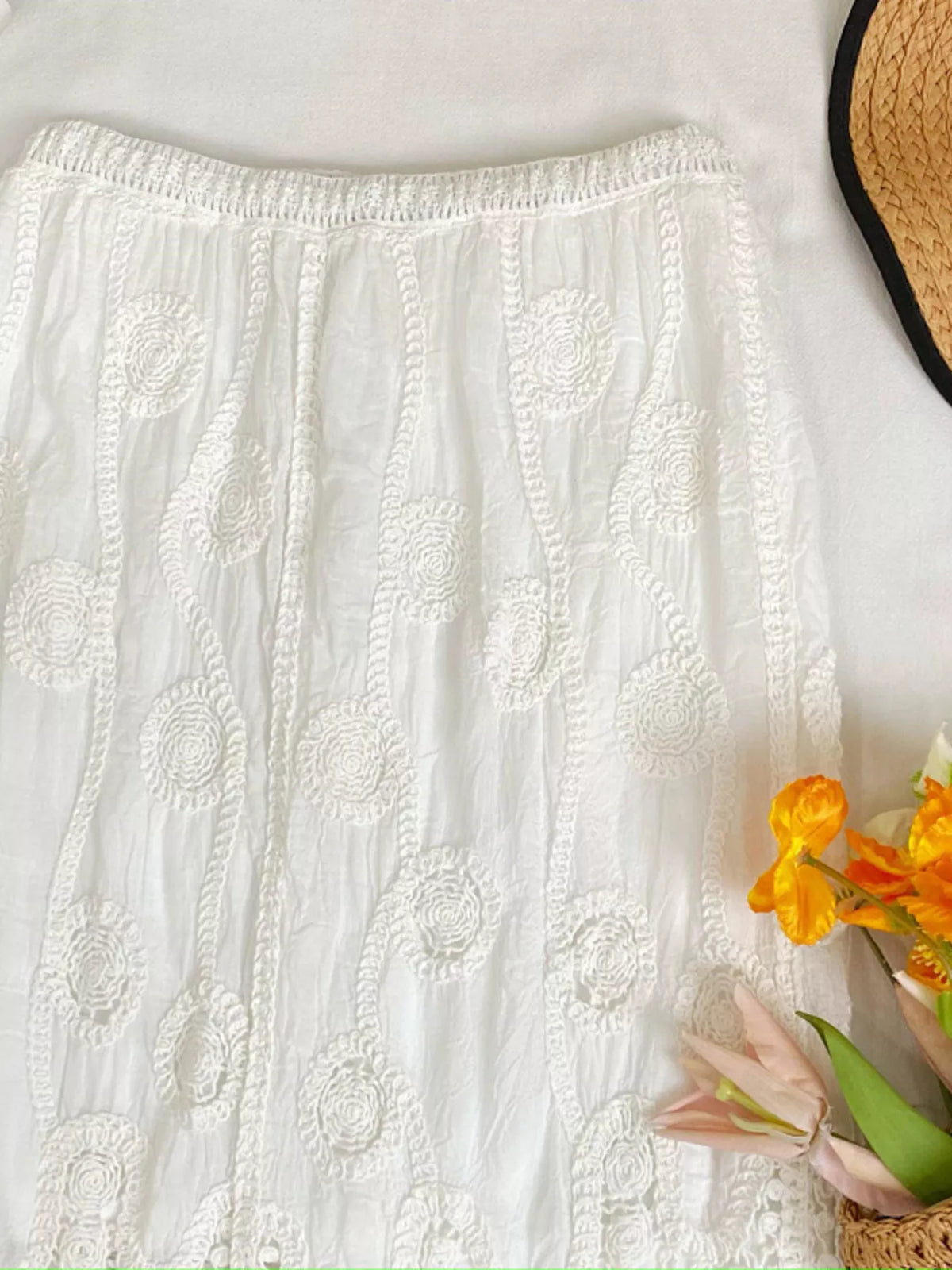 Lace elastic waist midi skirt, detail view