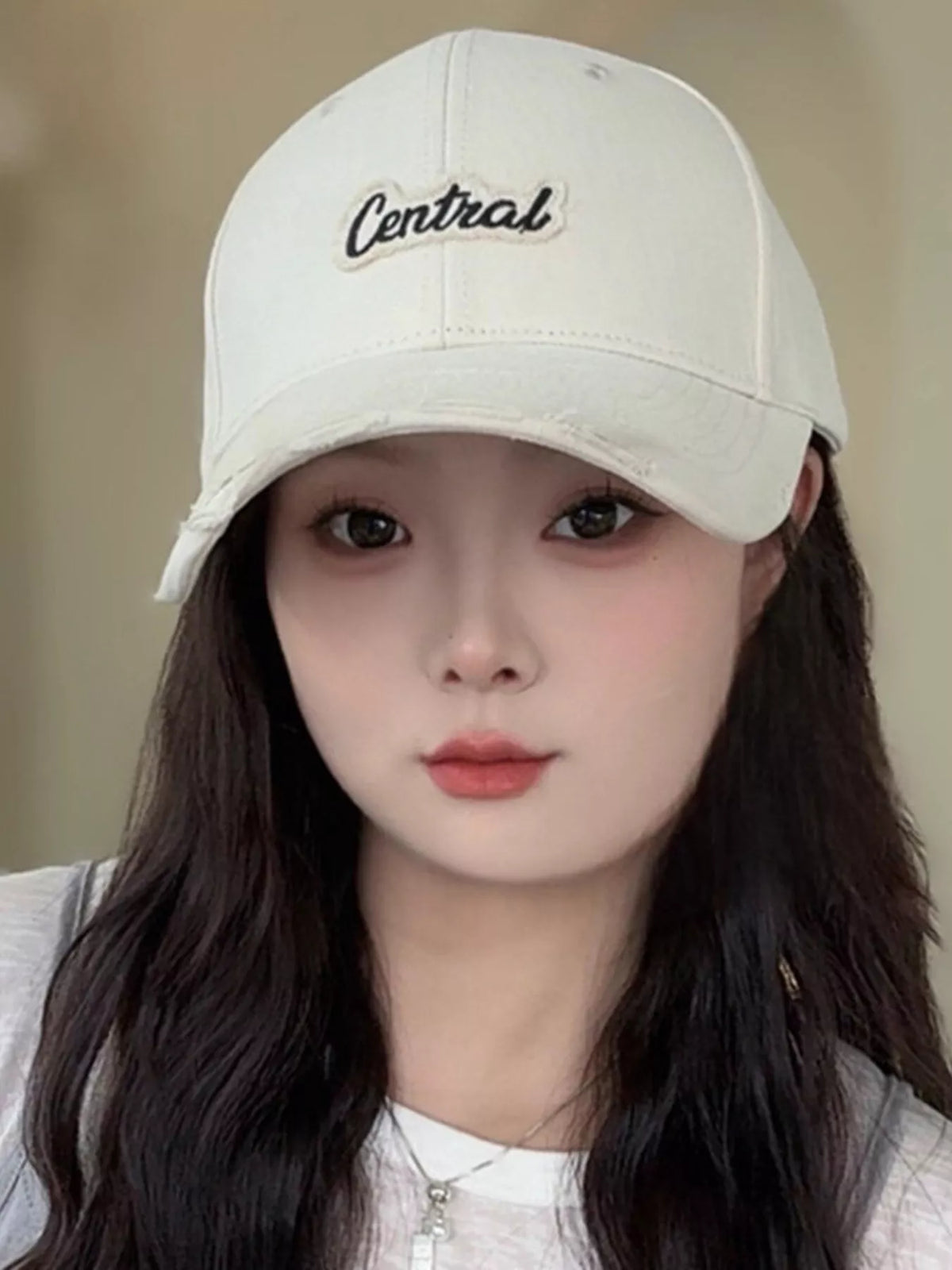 Embroidered casual cap full color range
