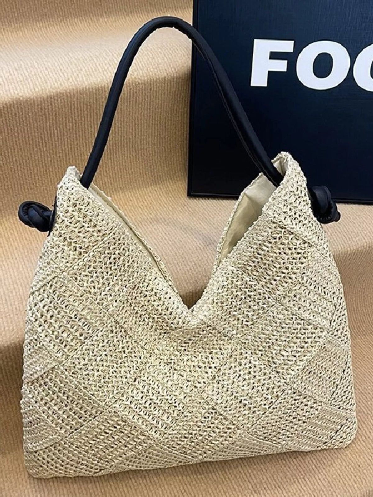 Woven straw bag side profile