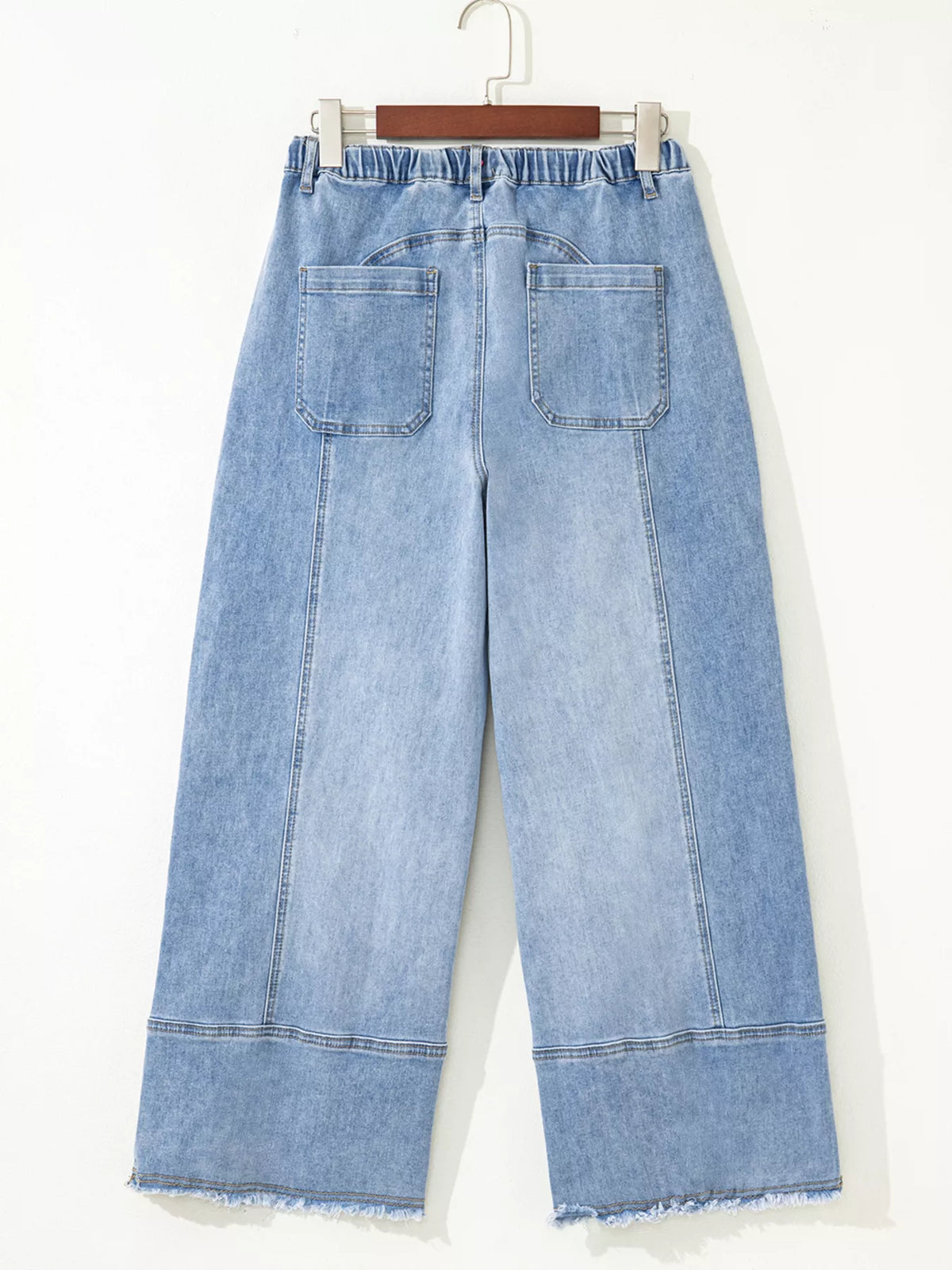 Wide leg jeans back view with pockets
