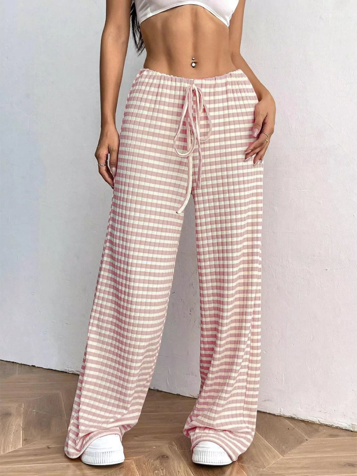 Detail of the drawstring waist