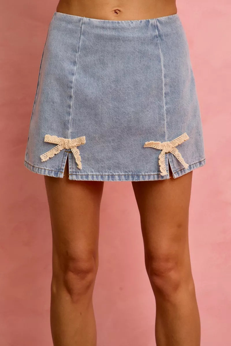 Denim mini skirt with lace ribbon trim side view