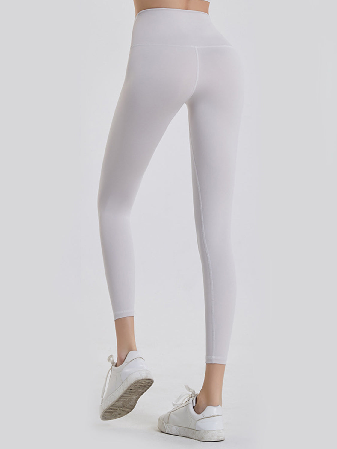 High waist leggings styled with tee