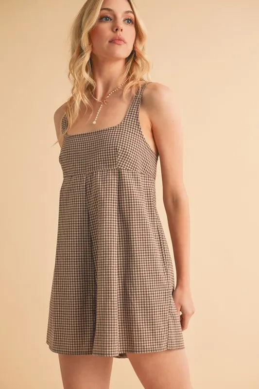 Plaid romper relaxed fit on model