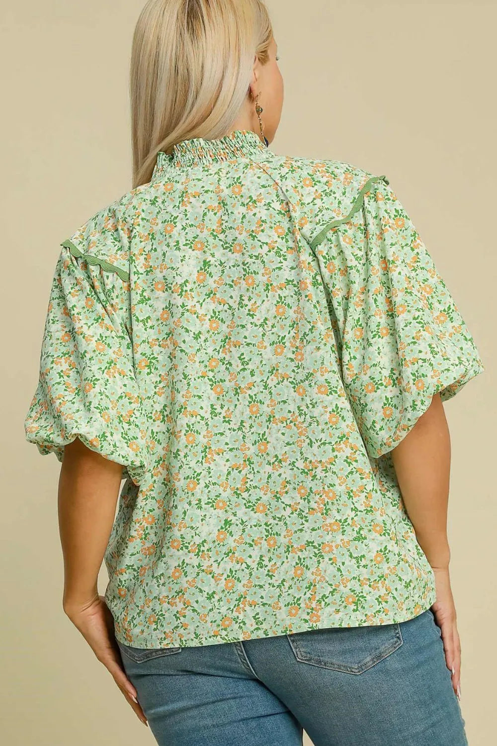 Floral puff sleeve top plus size sleeve detail