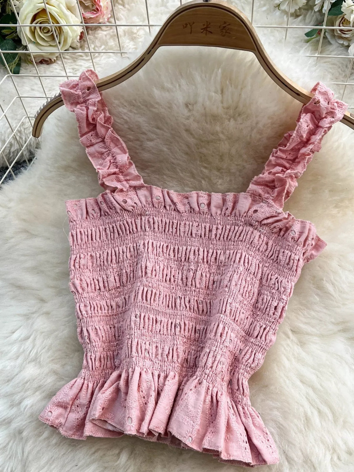 Smocked crop top detail