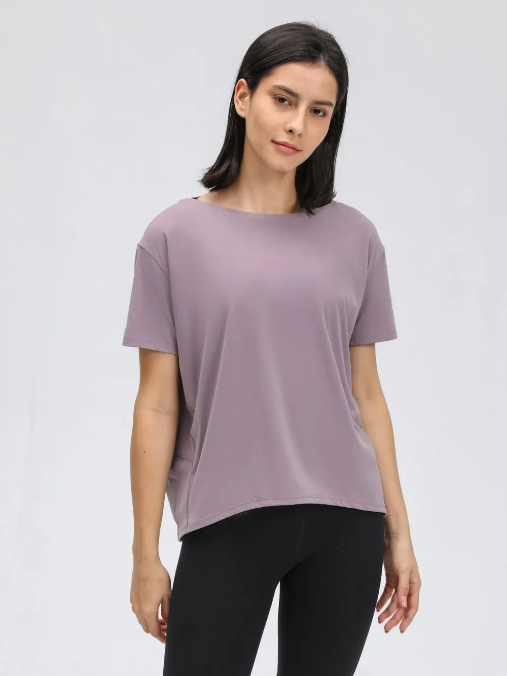 Round neck short sleeve active t-shirt texture detail