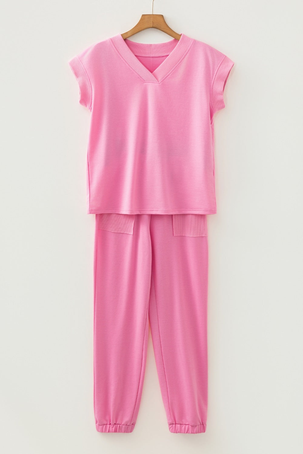 Coordinated short sleeve set detail
