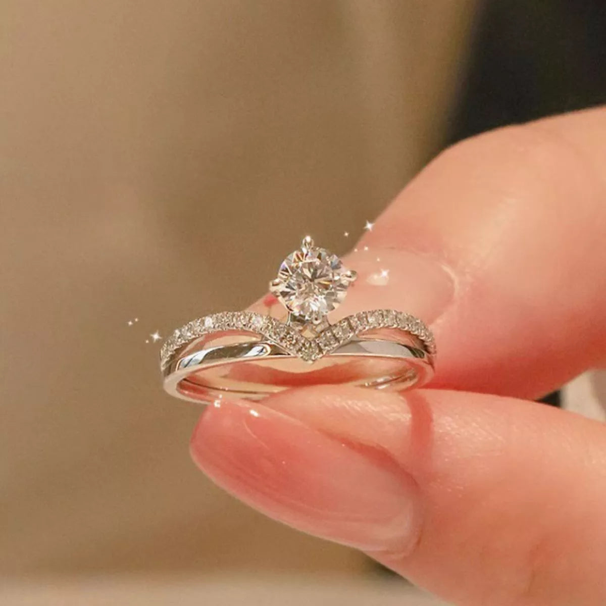 Moissanite ring top view of the stone