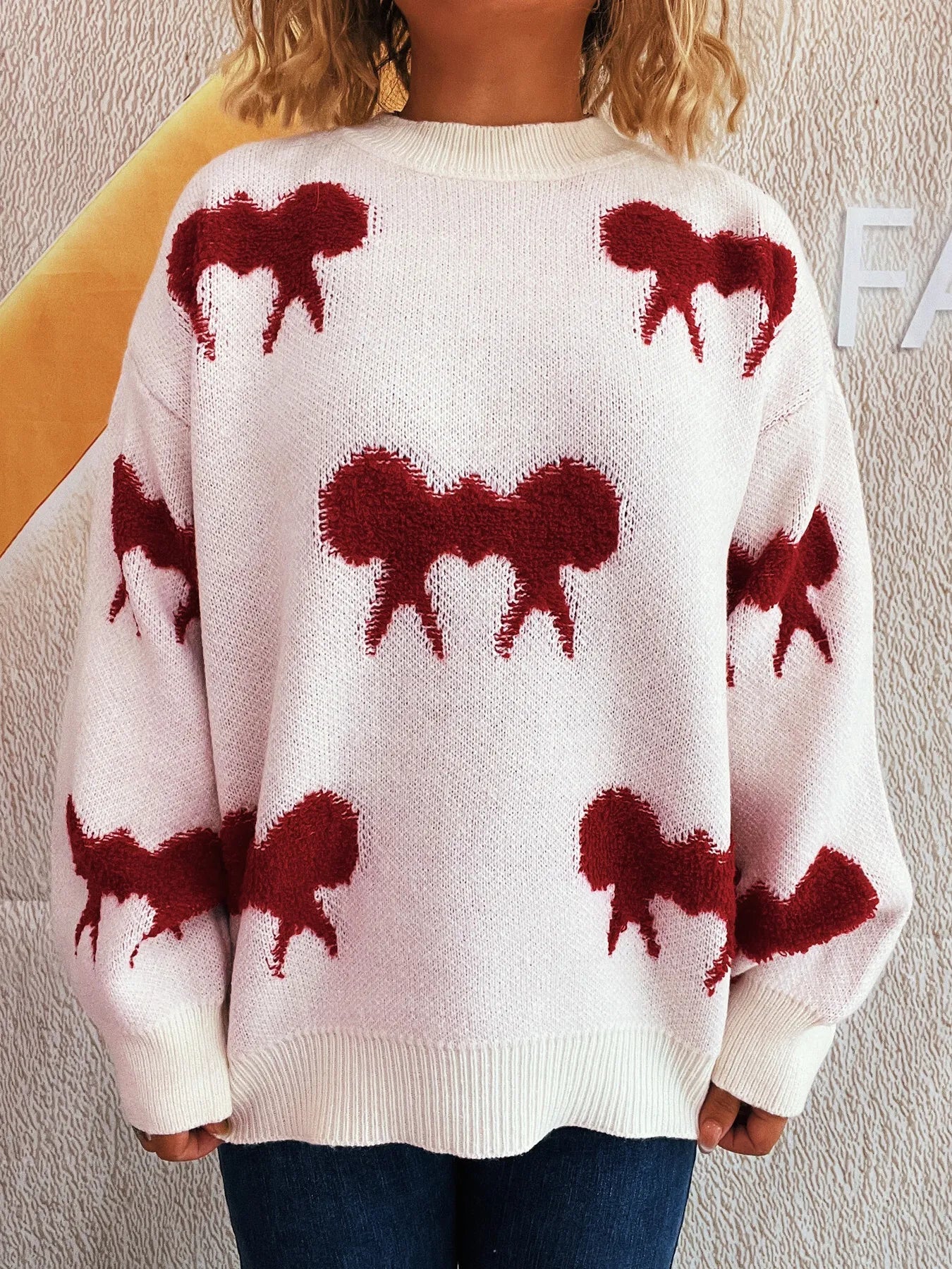 Bow Pattern Round Neck Sweater - Fashorio