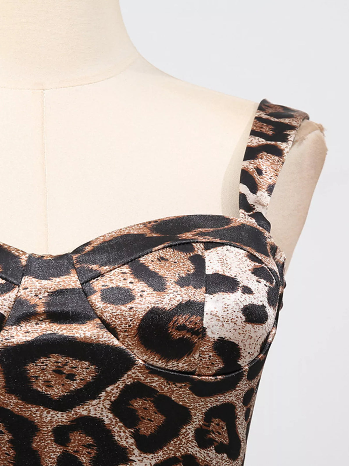 Leopard print bodycon midi dress back detail