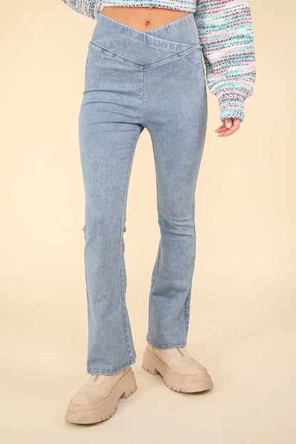 VERY J Washed Denim Stretchy Crossover Waist Leggings Lt Indigo - Fashorio