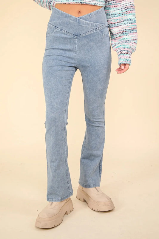 VERY J Washed Denim Stretchy Crossover Waist Leggings Lt Indigo - Fashorio