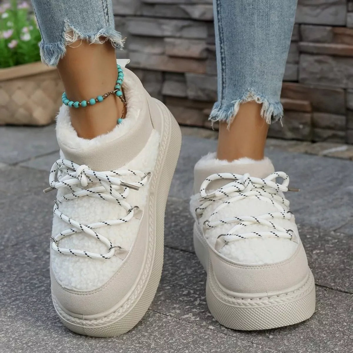 plush lined lace up platform winter boots outdoor styling