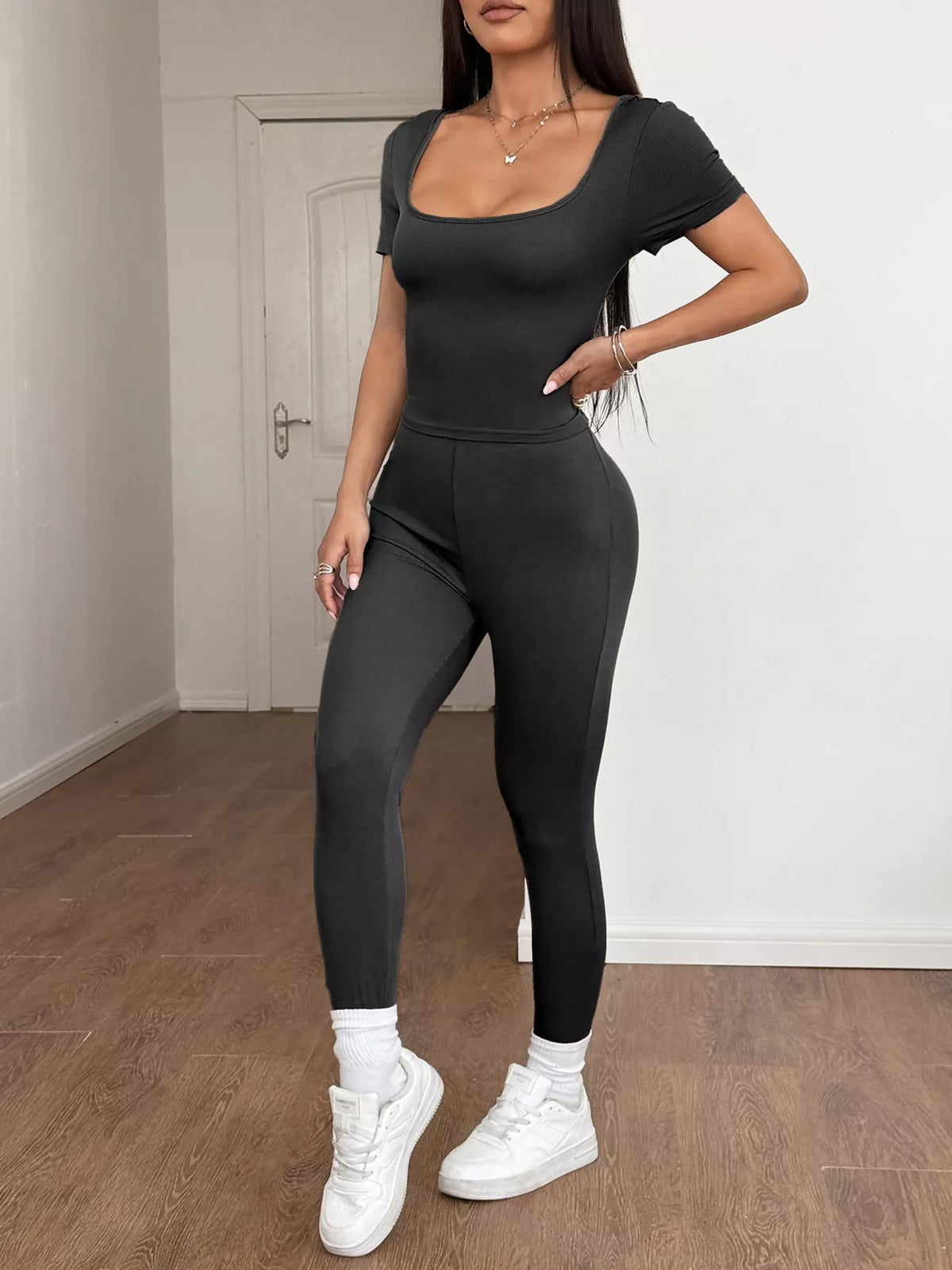 Short sleeve fitted top detail