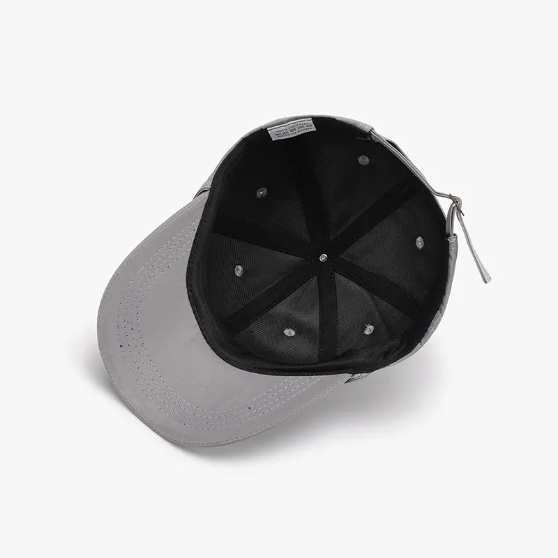 Adjustable band on the cotton baseball cap