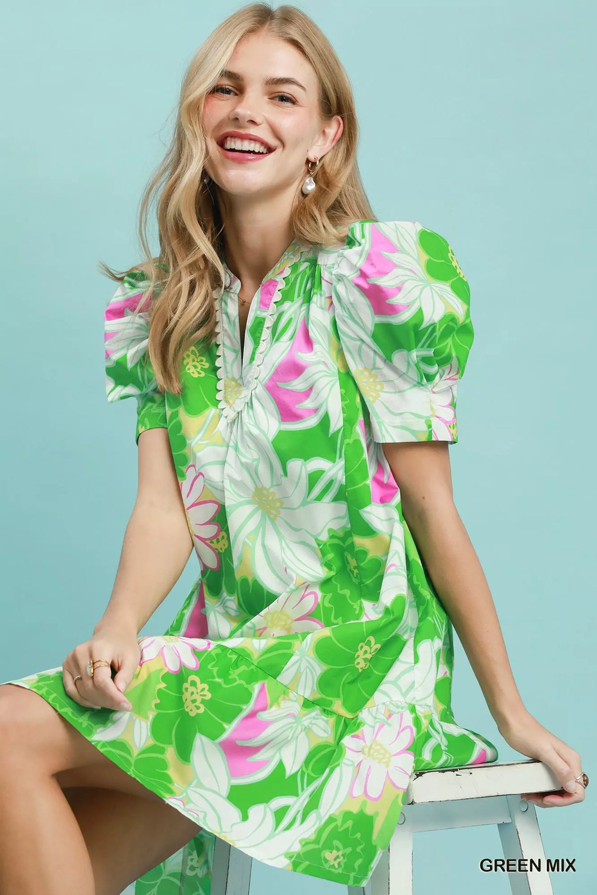 Umgee green floral puff sleeve tiered mini dress close up view