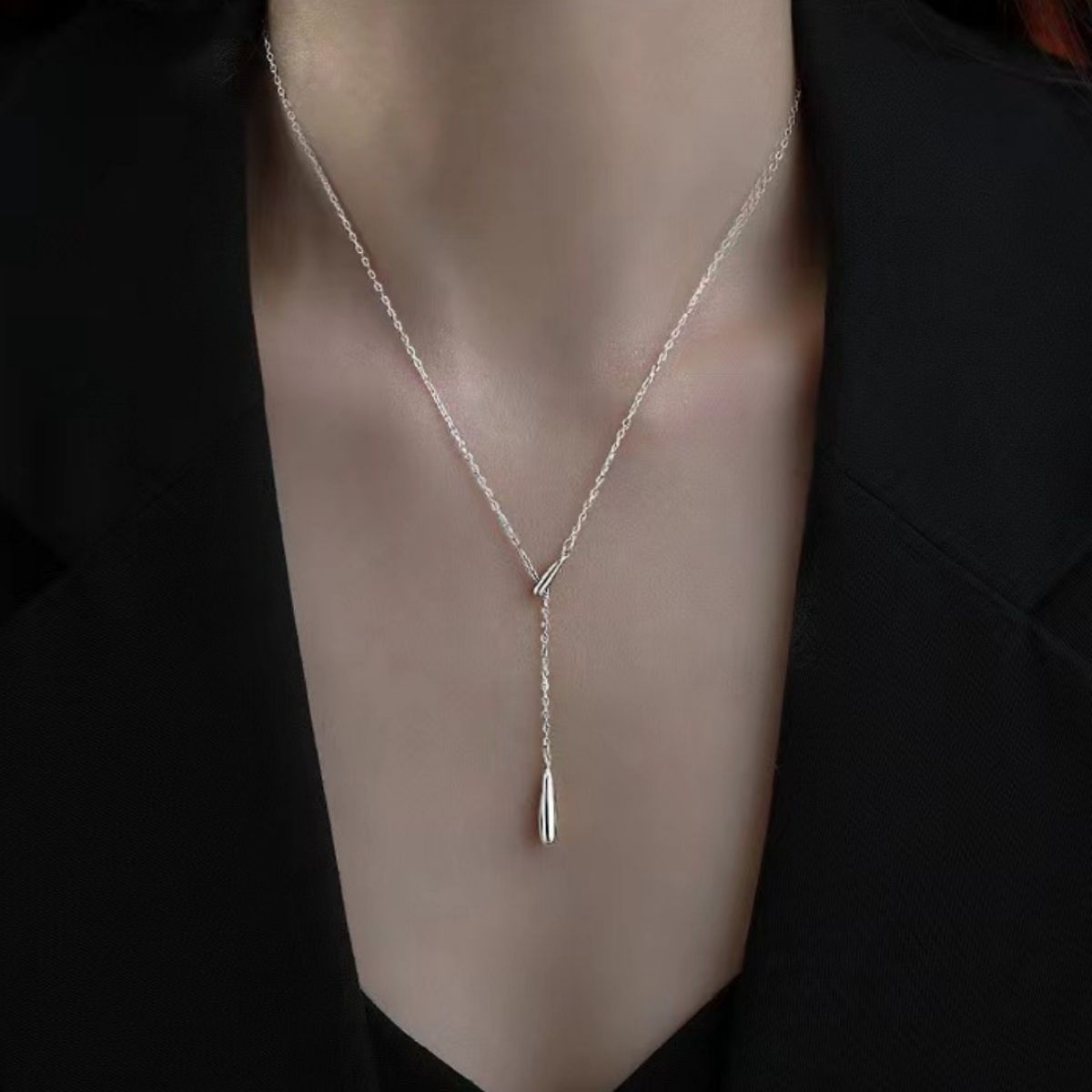 Y necklace gold plated finish view