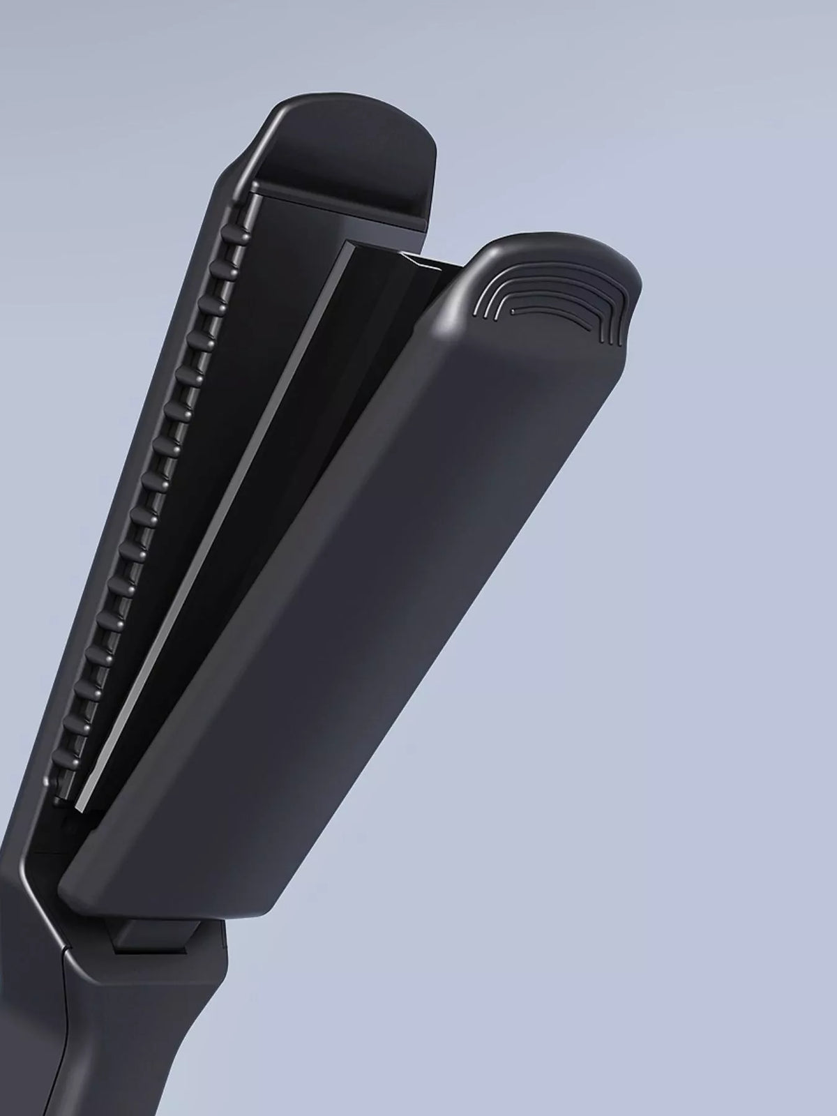 Hair straightener in ivory