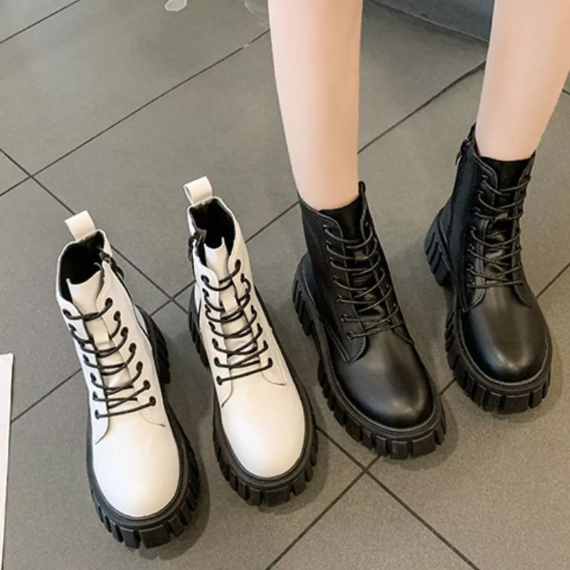 Round toe lace up chunky boots side profile