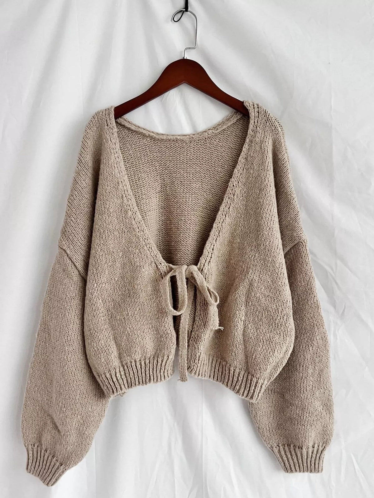 Chunky knit cardigan collar detail